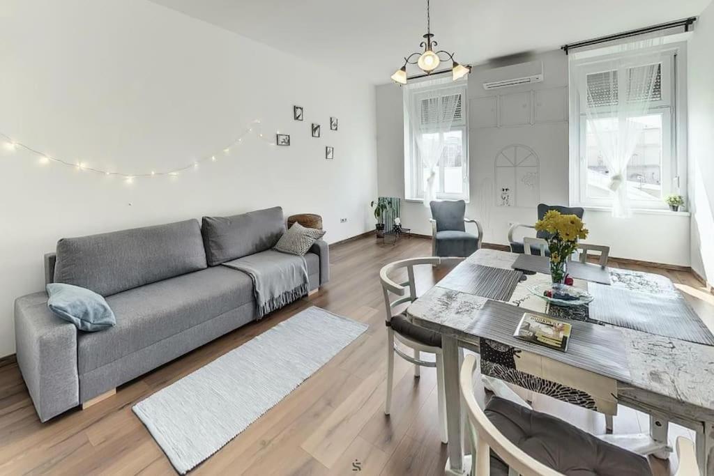 Bright Sunny Apt At Keleti Station,Near Citycenter 布达佩斯 外观 照片