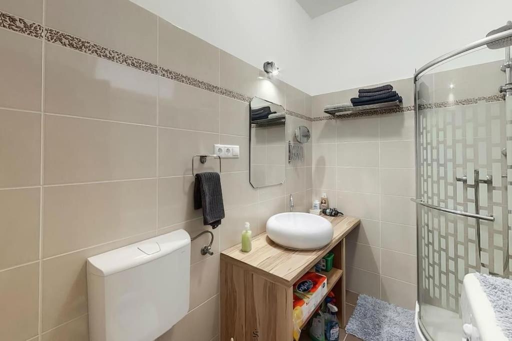 Bright Sunny Apt At Keleti Station,Near Citycenter 布达佩斯 外观 照片