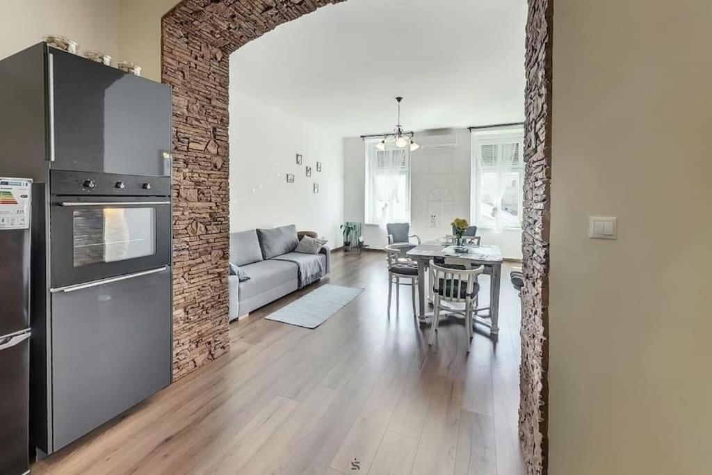 Bright Sunny Apt At Keleti Station,Near Citycenter 布达佩斯 外观 照片